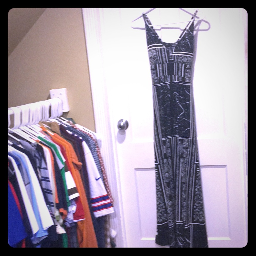 Black sundress maxi. Empire waist abstract print