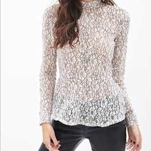 White lace long sleeve peplum top!