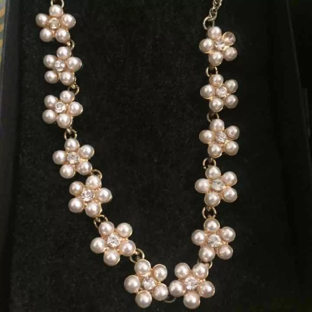 Flower necklace from forever 21