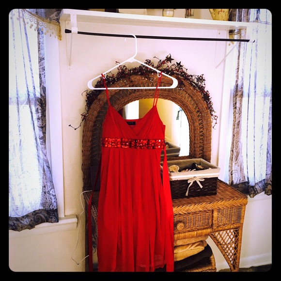 Sexy Red Dress - Picture 1 of 2