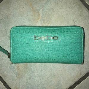 Women’s Bebe Zipper Wallet