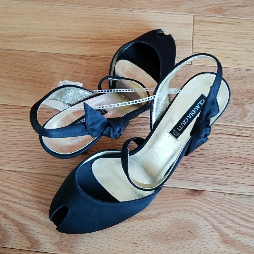 Brand New (no box) Claudia Ciuti sandals