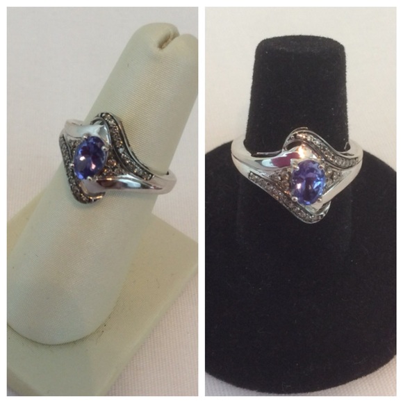 TANZANITE & DIAMOND RING - Picture 2 of 8