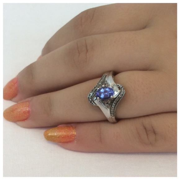TANZANITE & DIAMOND RING - Picture 6 of 8