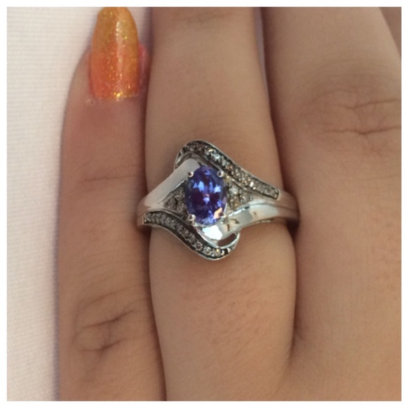 TANZANITE & DIAMOND RING - Picture 7 of 8