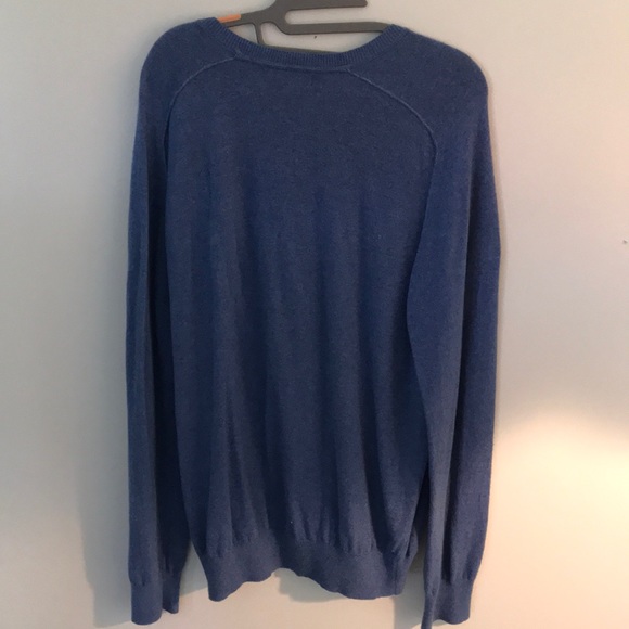 Large Banana Republic Sweater - Picture 3 of 3