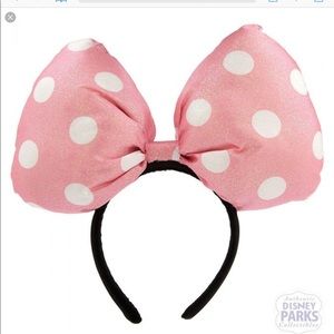 Poofy Minnie bow ear headband from Disneyworld