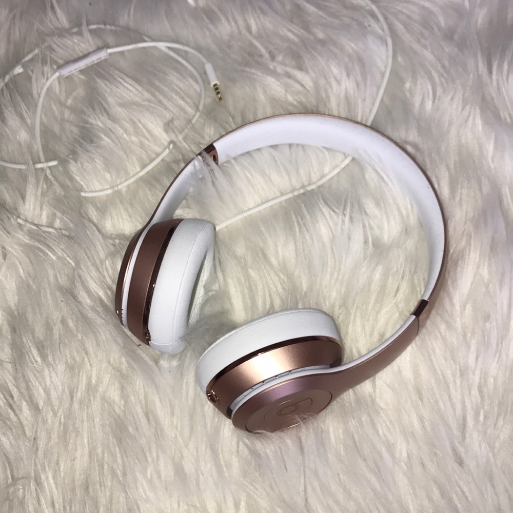 Rose Gold Apple Beats Solo3