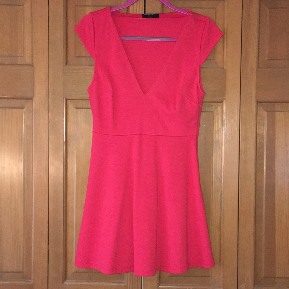 Nasty Gal - red v neck short sleeve dress