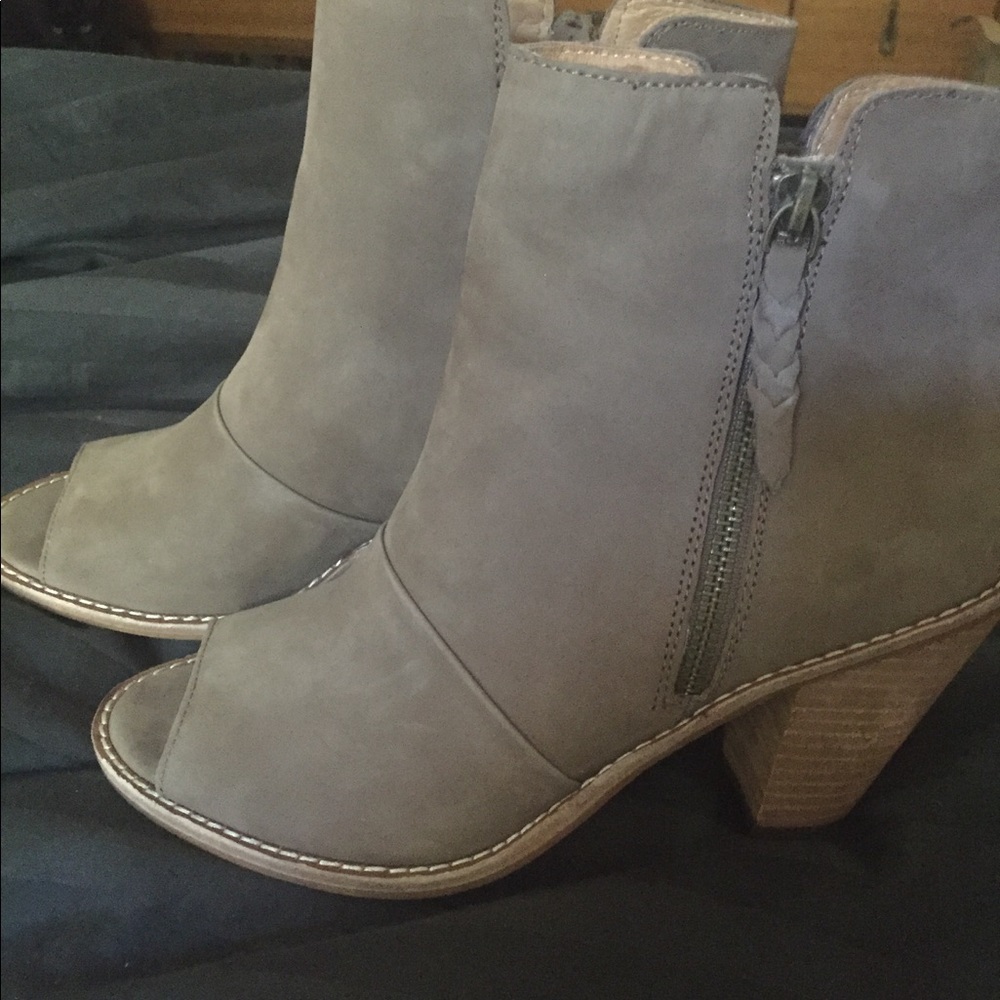 SALE Corso Como booties