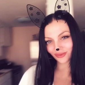 Meet your Posher, Ange