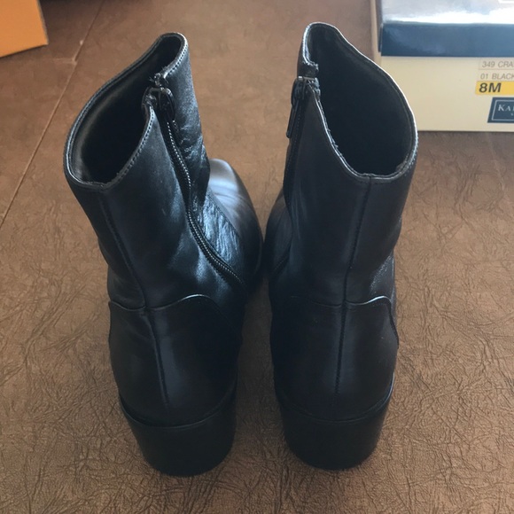 Karen Scott, black leather ankle boot. - Picture 2 of 5