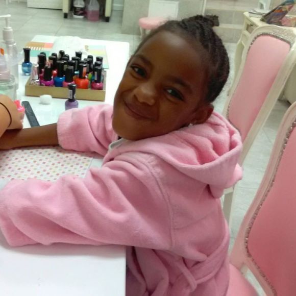 Meet your Posher, Tori - Picture 1 of 1