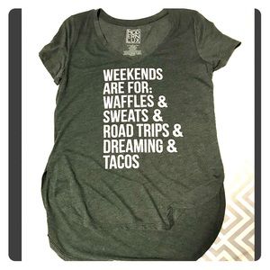 Printed Vneck tee🌮