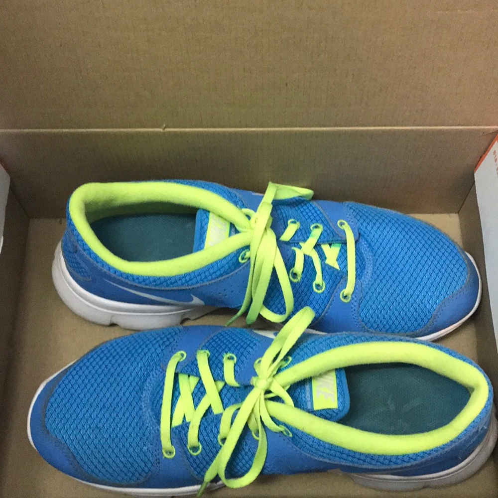 Nike Flex Experience Run