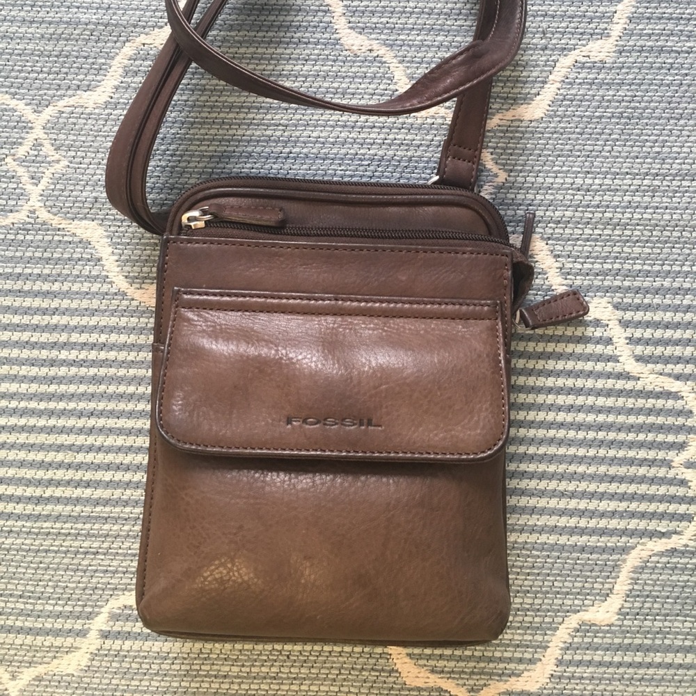 vintage leather Fossil purse (PRICE FLEXIBLE)