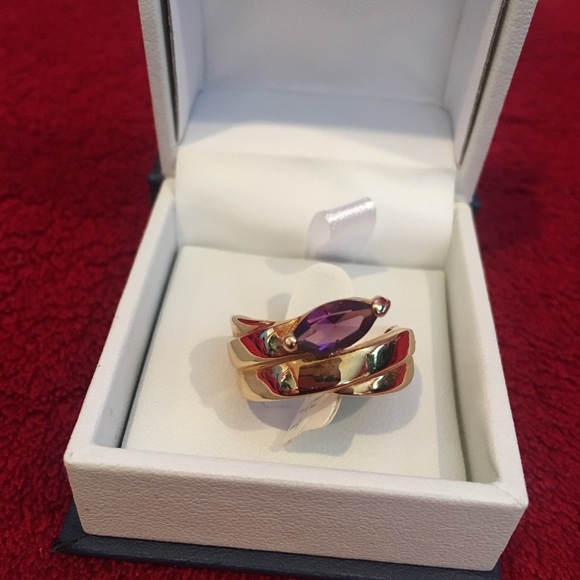 Purple Stoned Ring Gold Tone Band Size 7 - Picture 1 of 6