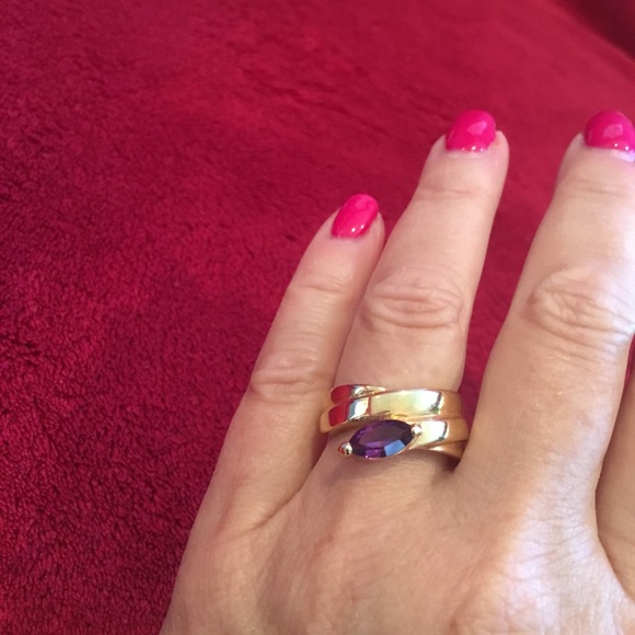 Purple Stoned Ring Gold Tone Band Size 7 - Picture 2 of 6