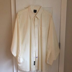 Jos A. Bank Mens collared shirt size 18 1/2-35