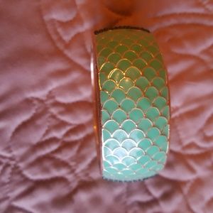 Bangle bracelet
