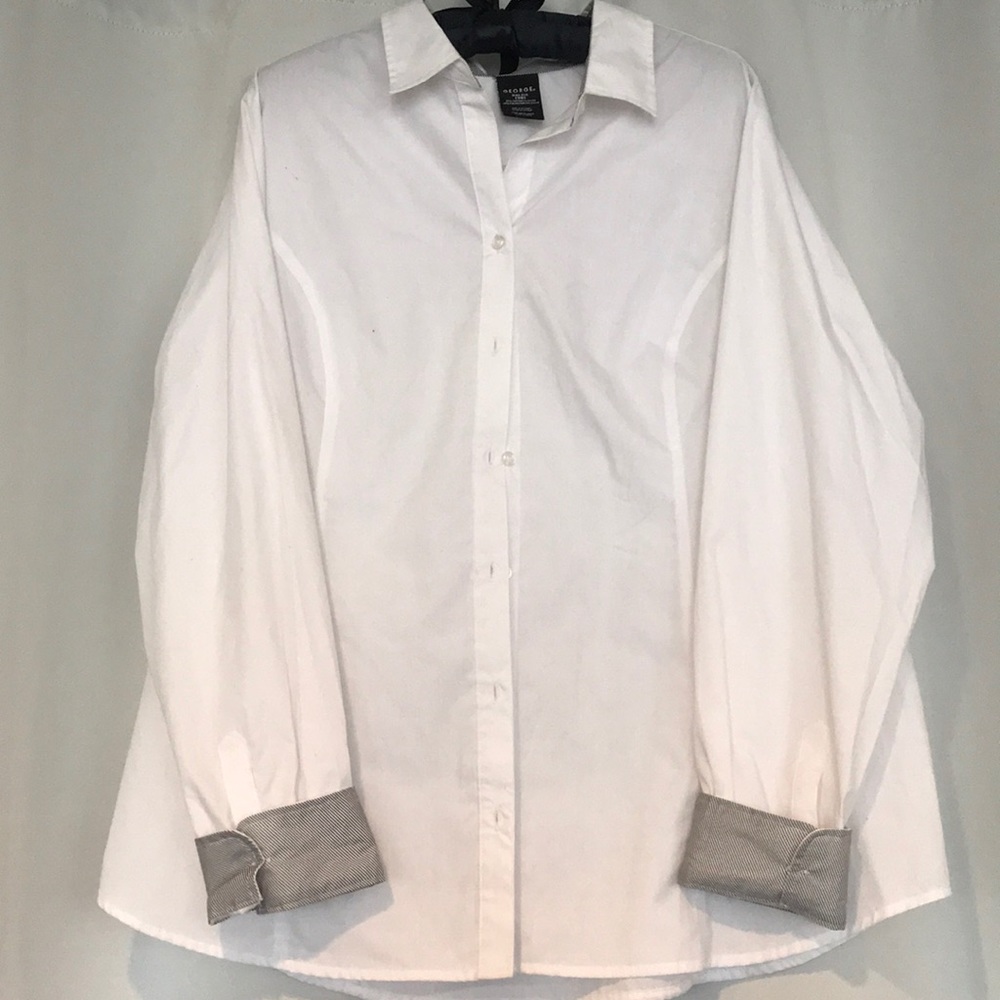 Fitted dress shirt