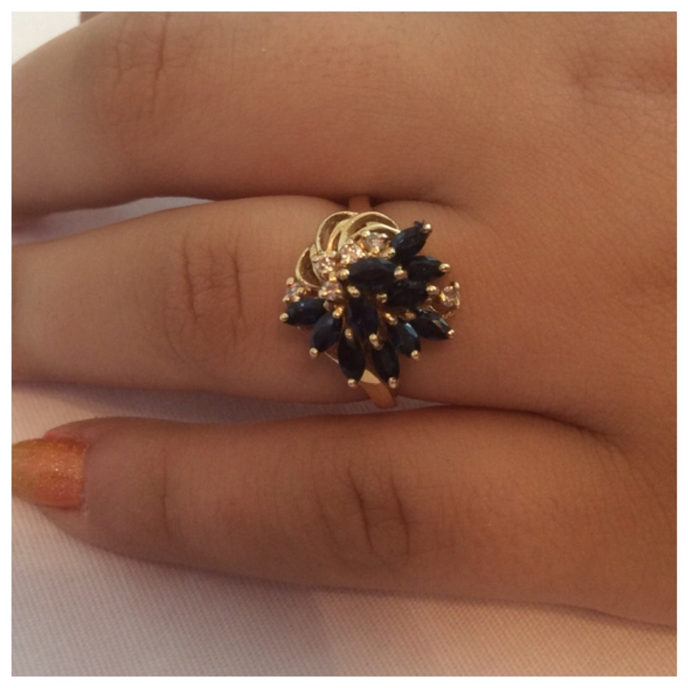 SAPPHIRE & DIAMOND RING - Picture 5 of 8