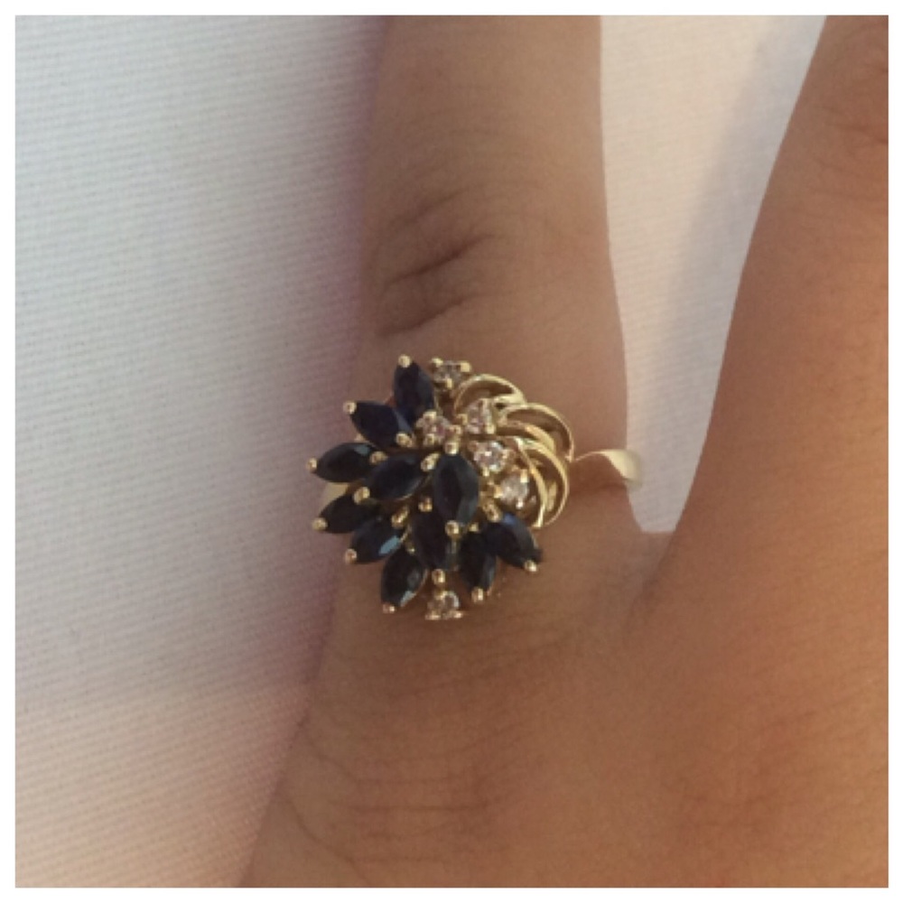 SAPPHIRE & DIAMOND RING - Picture 7 of 8