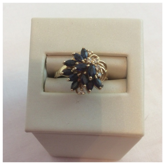 SAPPHIRE & DIAMOND RING - Picture 6 of 8