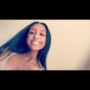 Meet your Posher, Alainys