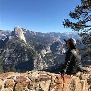 Meet your Posher, Debbie