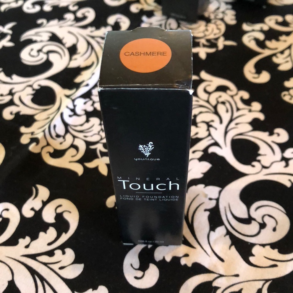 Cashmere Mineral Touch Liquid Foundation