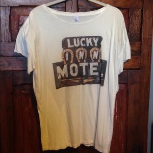 Vintage looking t shirt size xl