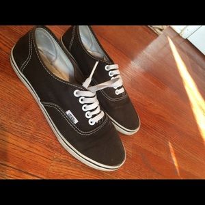 Black and white vans women size 7