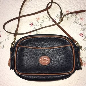 Vintage Dooney and Bourke large navy Kilty