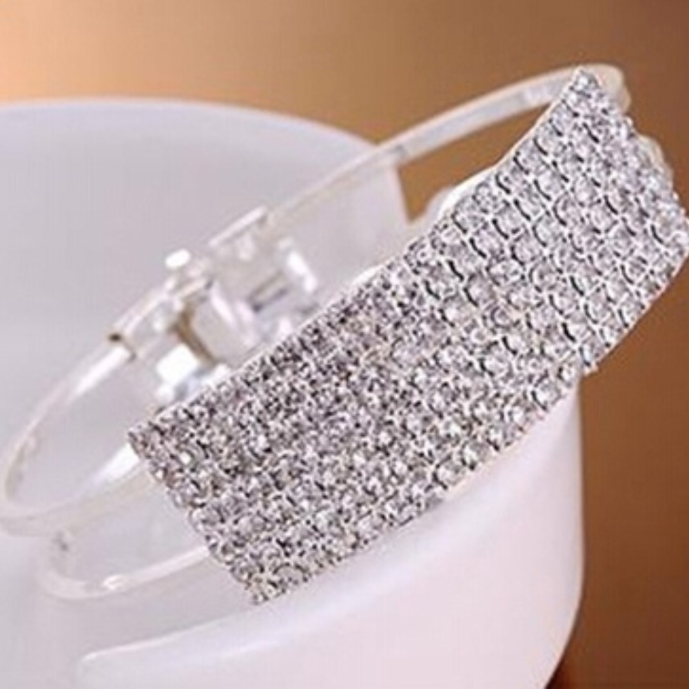 Elegant Women Bracelet (silver)