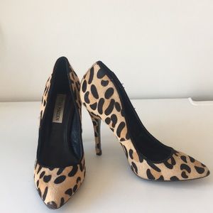 STEVE MADDEN LEOPARD PONY HAIR POINTED PUMPS