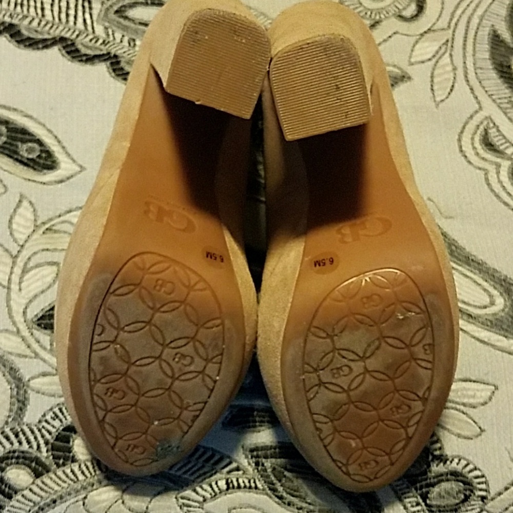Tan suede Gianni Bini Platform Heels - Picture 3 of 5