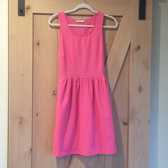 Adorable Scalloped-Back Dress - Picture 2 of 2