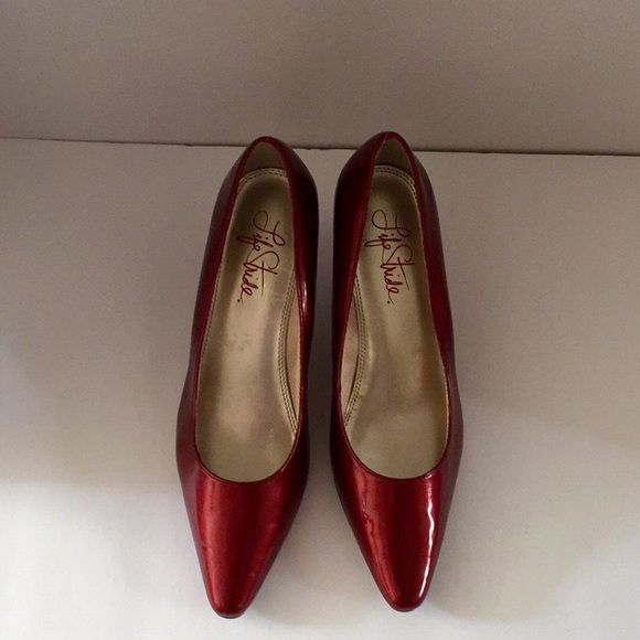 Life Stride Maroon Pumps - Picture 4 of 5