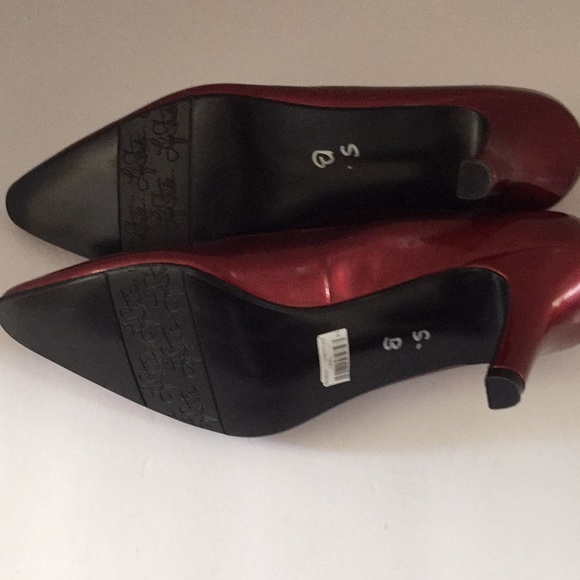 Life Stride Maroon Pumps - Picture 5 of 5