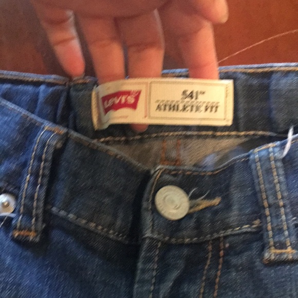 Boys Levi’s - Picture 2 of 3