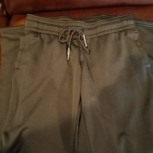 Under Armour black joggers Small