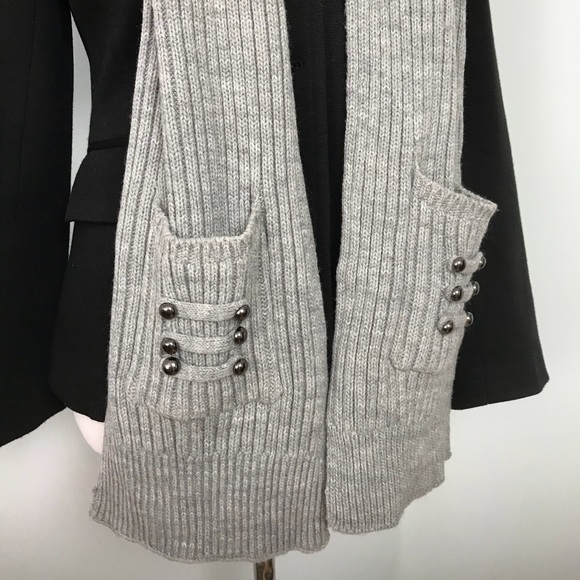 Ribbed Knit Pocket Scarf - Picture 3 of 4