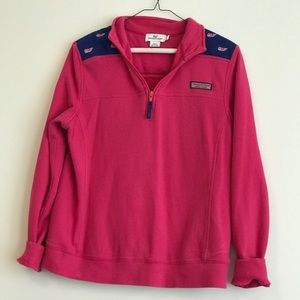 Vineyard vines pull over