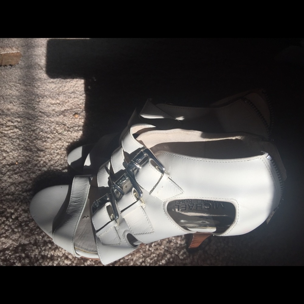 Sandal