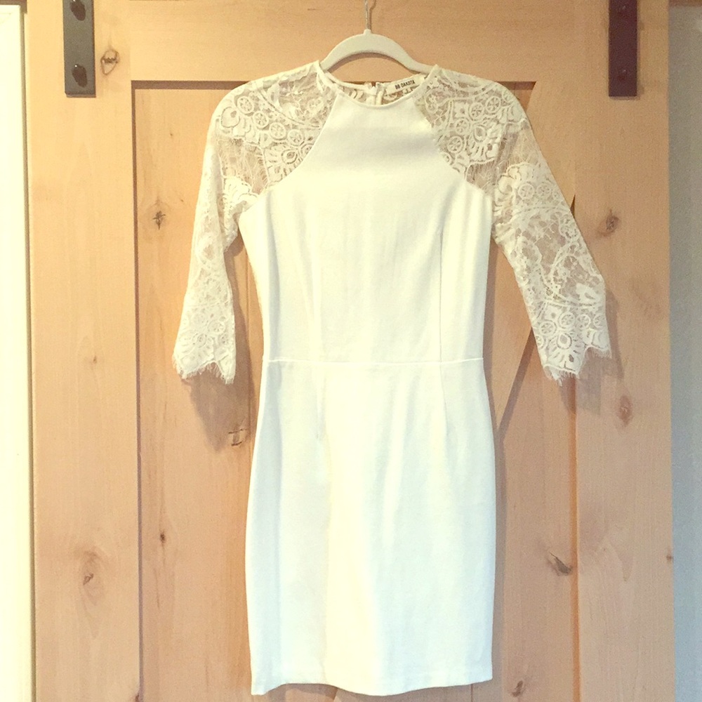 Gorgeous White Bodycon Dress with Lace Sleeves