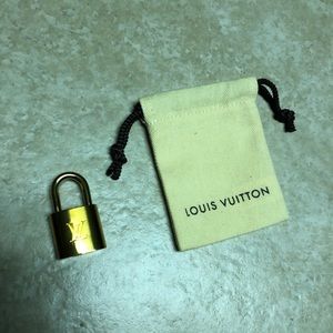 Louis Vuitton jewelry pouch - 100% Authentic