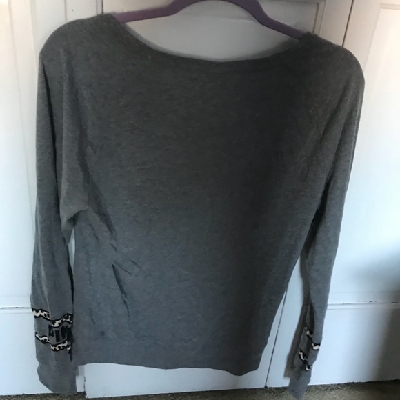 light VS PINK grey crew neck! - Picture 4 of 7