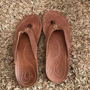 Olukia sandals never worn too small. Paid $120