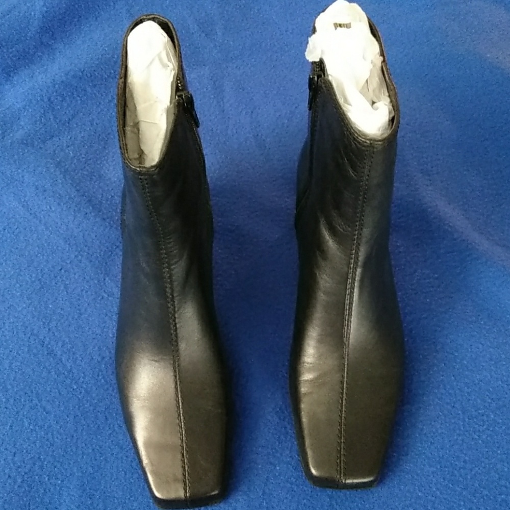 Ladies Boots